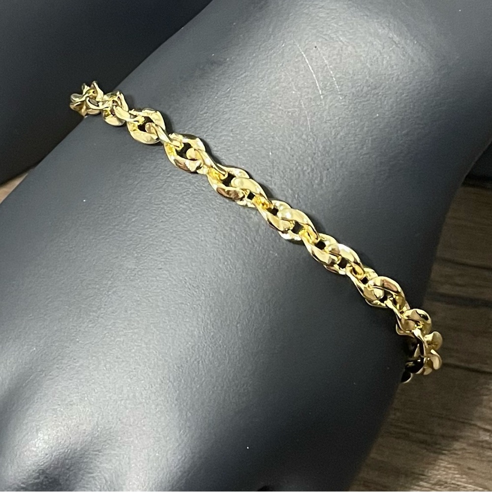 Cuban Link Twist 7" Bracelet